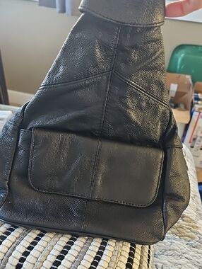 Men's Black Leather Sling Bag - Unbranded